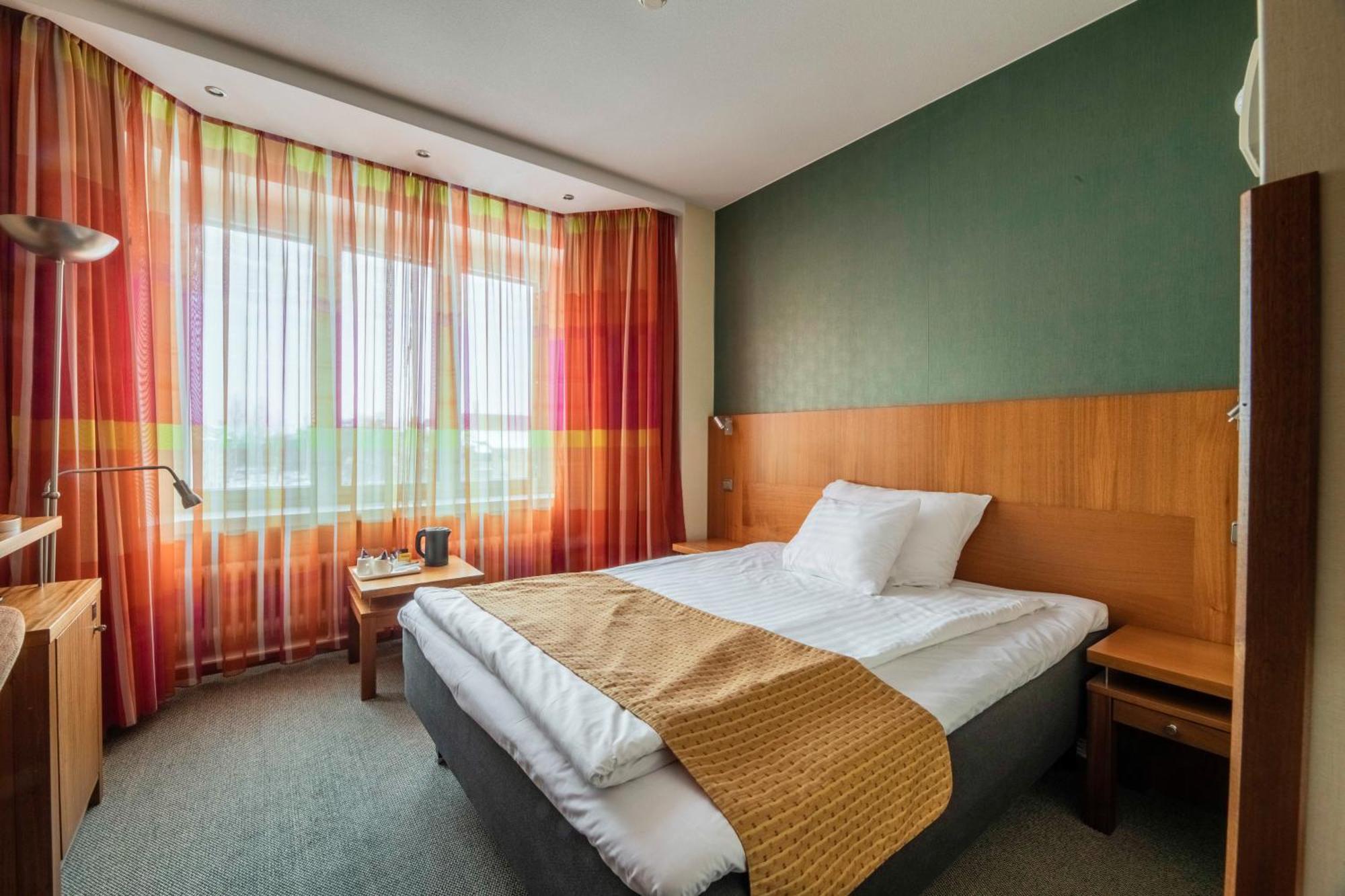 Hotel Oscar فاركاوس المظهر الخارجي الصورة