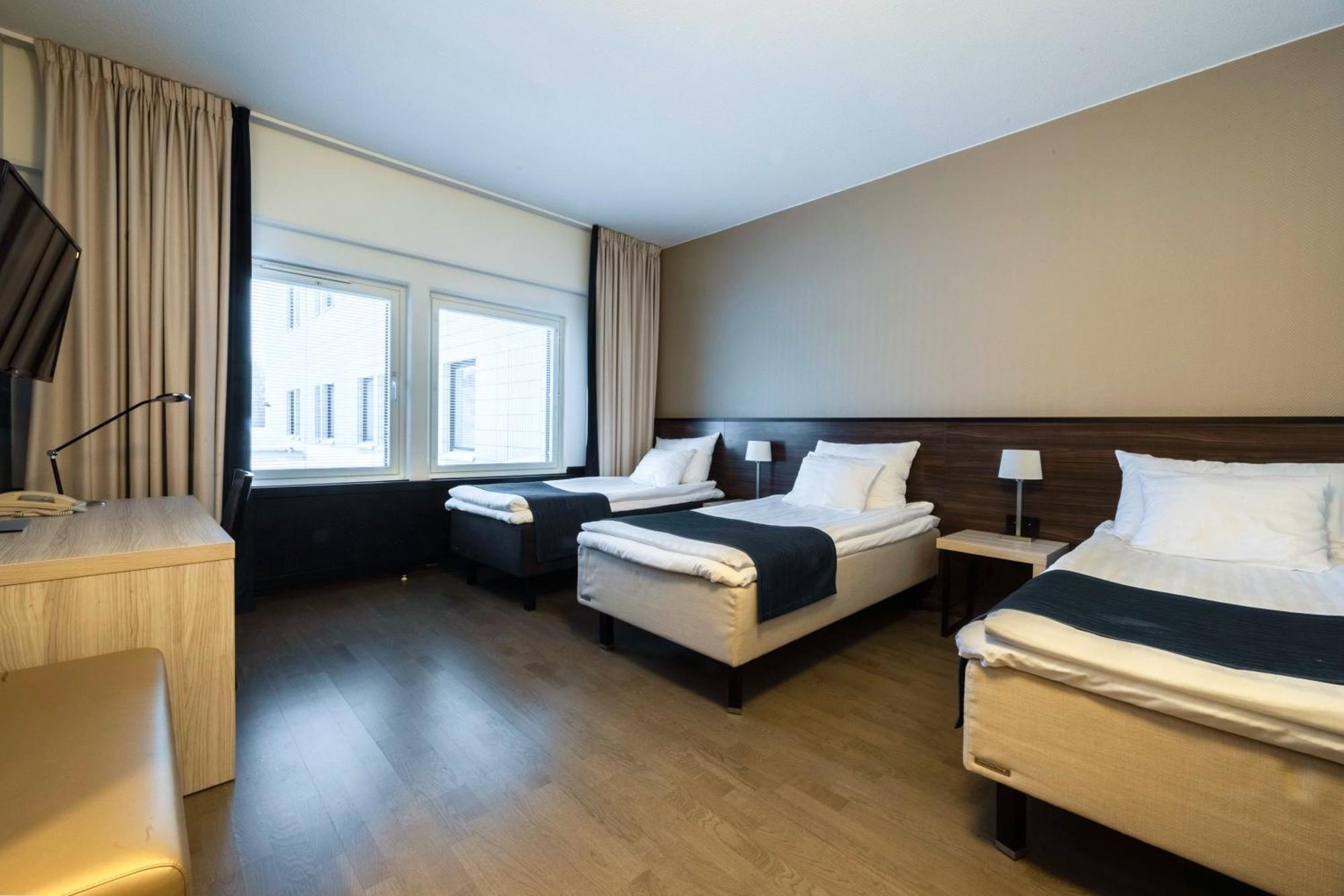 Hotel Oscar فاركاوس المظهر الخارجي الصورة
