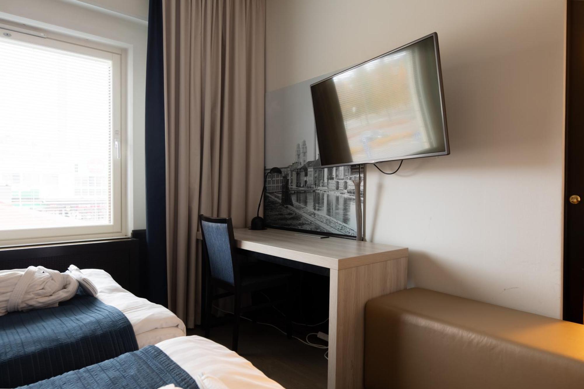Hotel Oscar فاركاوس المظهر الخارجي الصورة