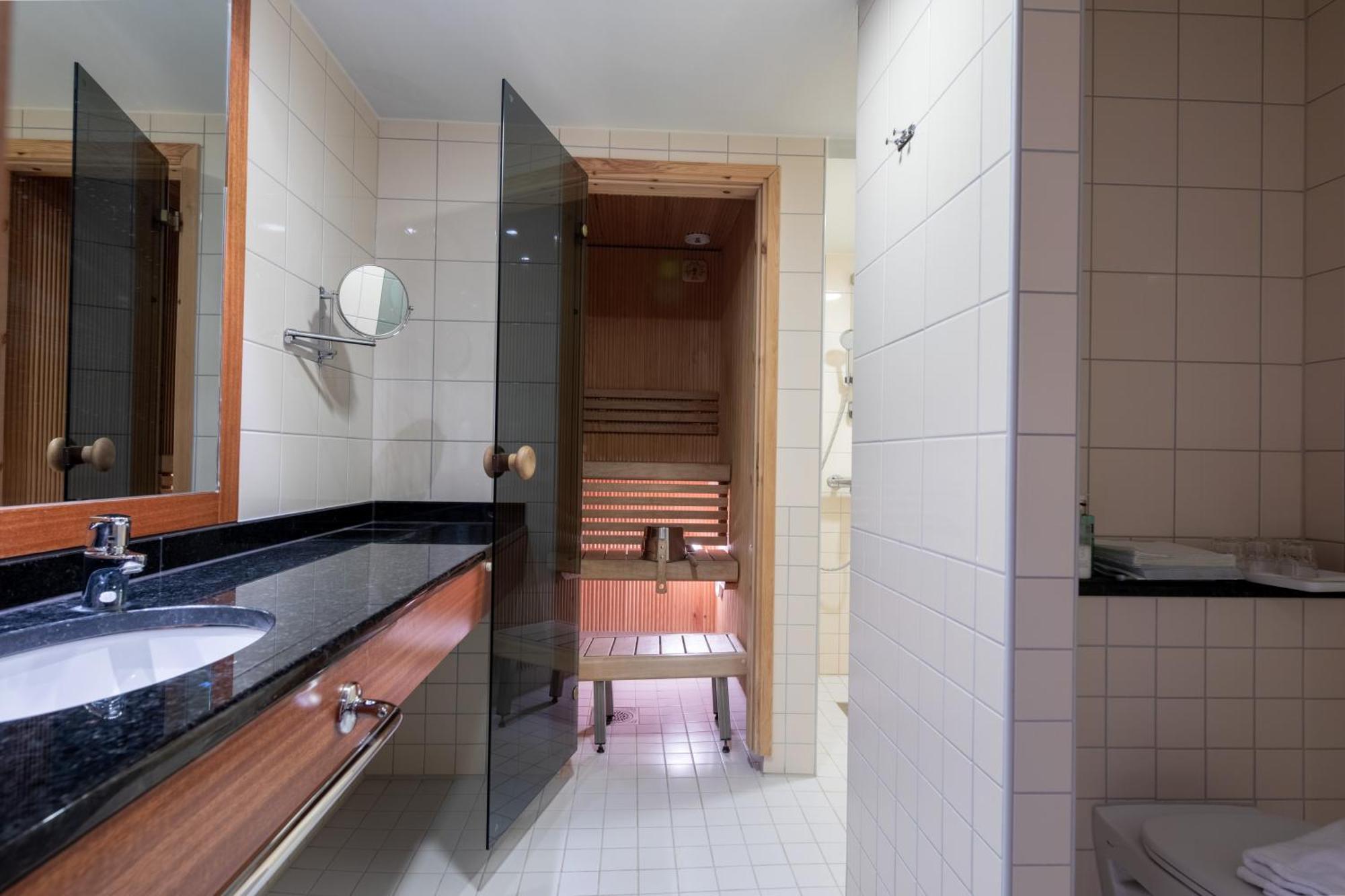 Hotel Oscar فاركاوس المظهر الخارجي الصورة
