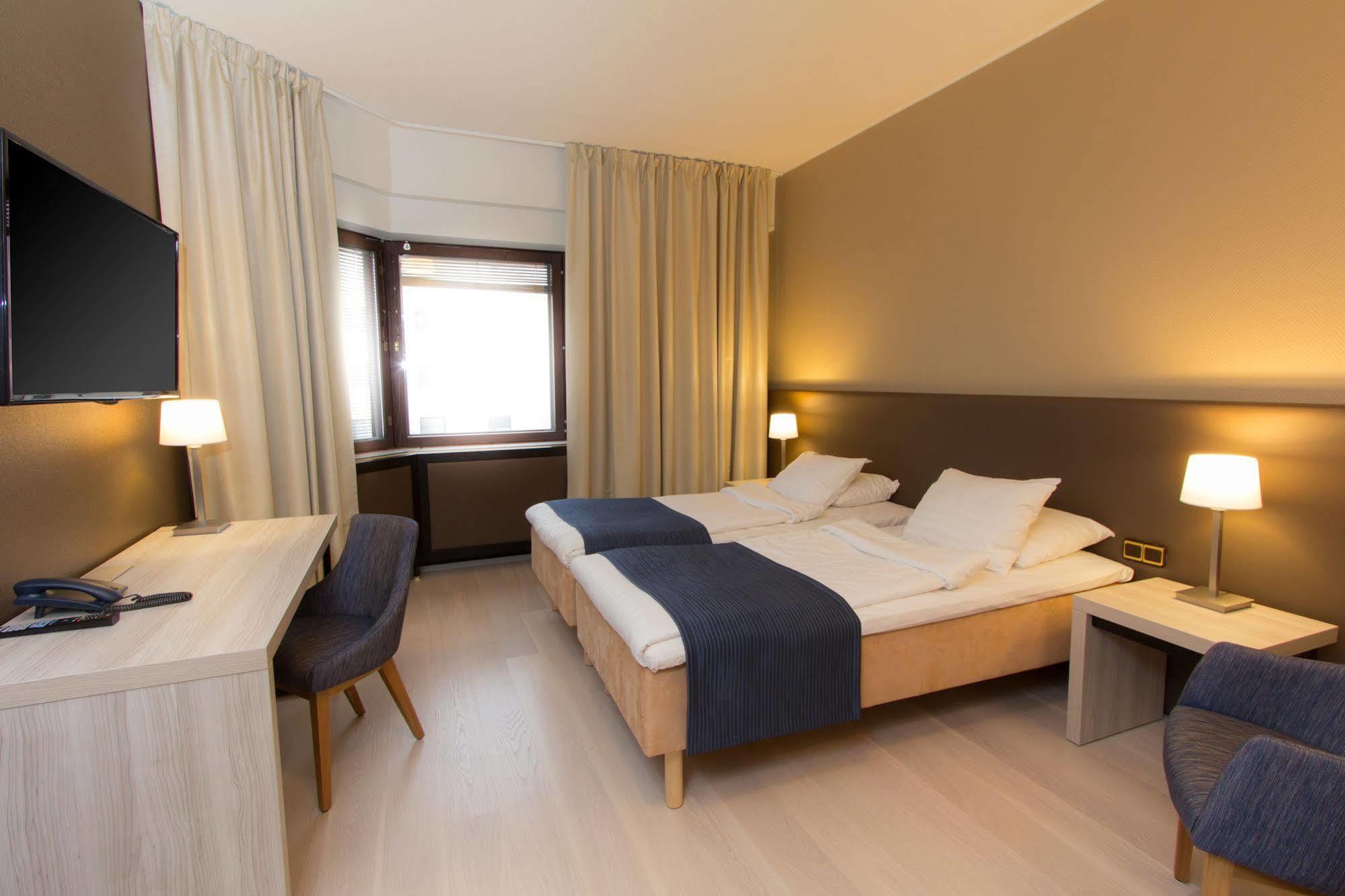 Hotel Oscar فاركاوس المظهر الخارجي الصورة
